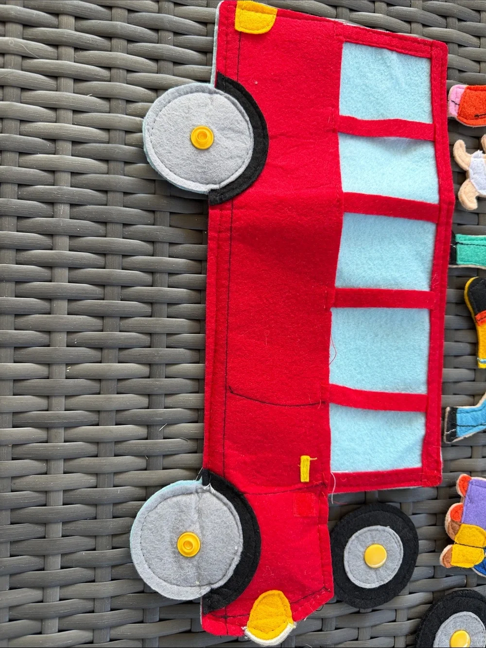 Red Felt Wheels on the Bus with Colorful Passenger Felt Puppets - Kids Toys